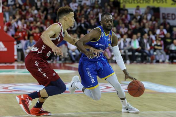 也展示了球 也展示了球